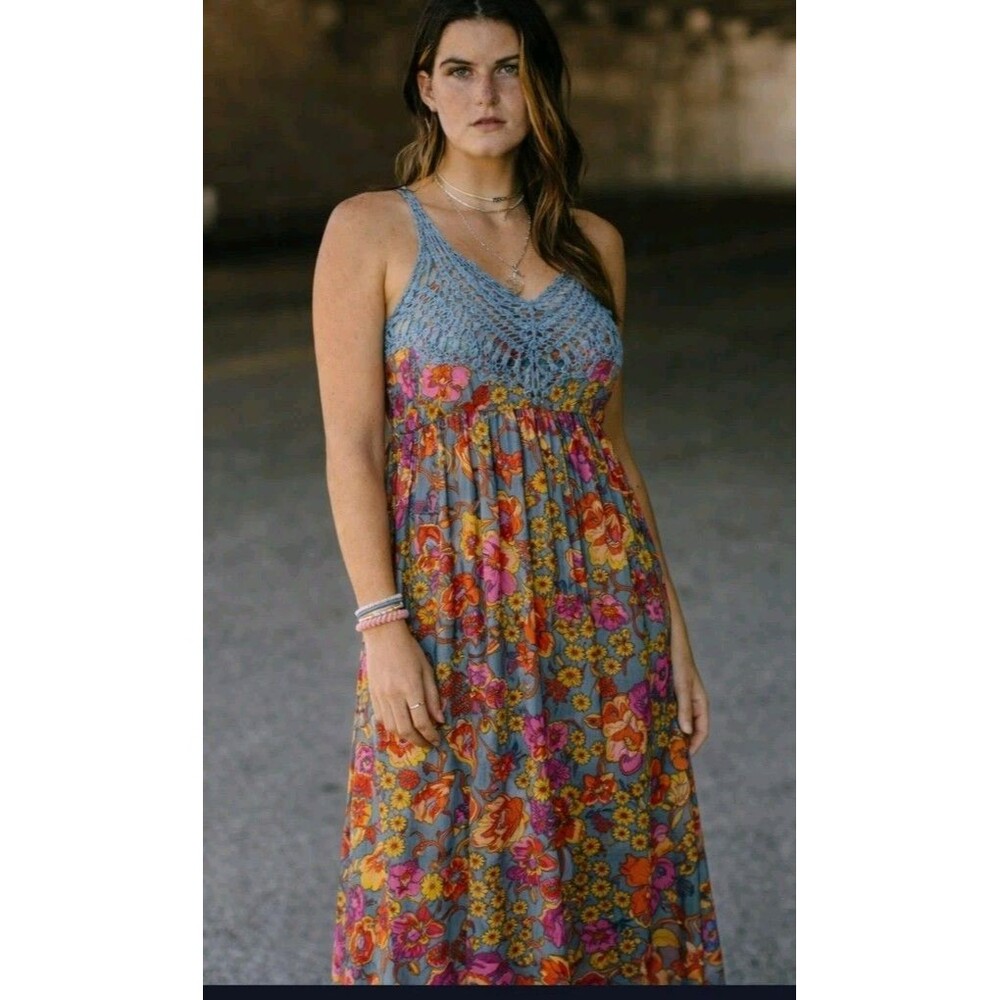 Faroro Dress Size S Crochet Top Maxi  Sleeveless Pockets Side Slit Floral